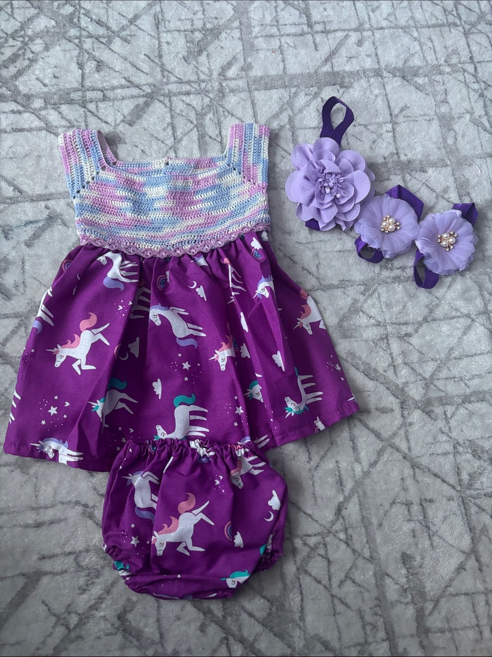 Traje echo a mano